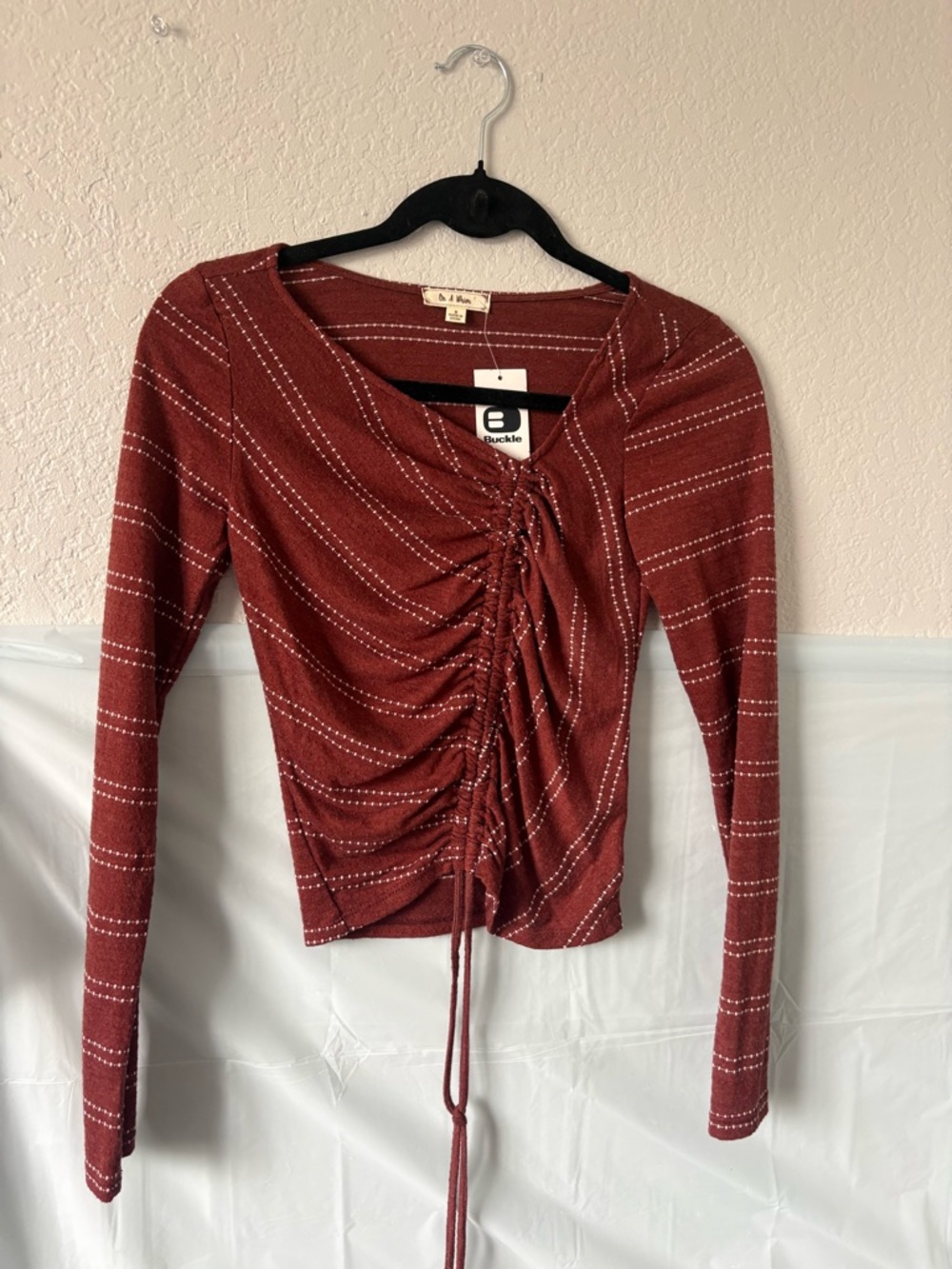 Buckle Rust Red Long-Sleeve Ruched Drawstring Top - Picture 6 of 6